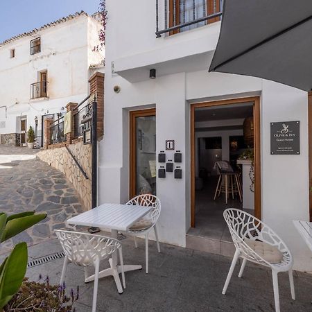 Olive & Ivy Guesthouse Canillas de Aceituno Esterno foto