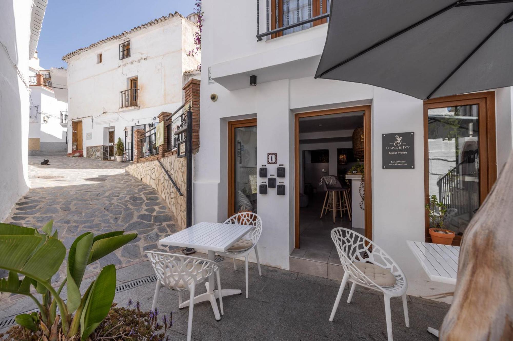 Olive & Ivy Guesthouse Canillas de Aceituno Esterno foto