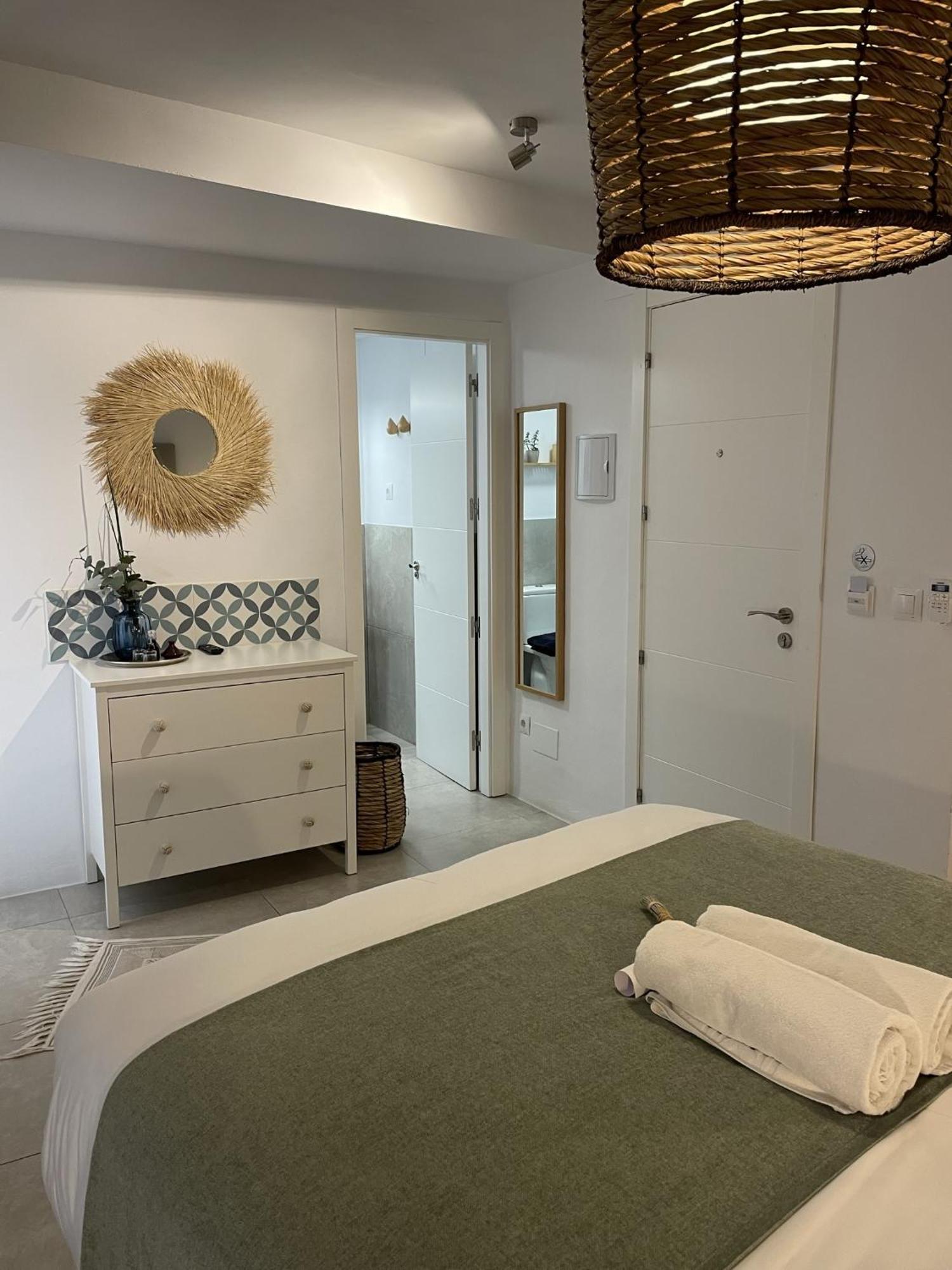 Olive & Ivy Guesthouse Canillas de Aceituno Esterno foto